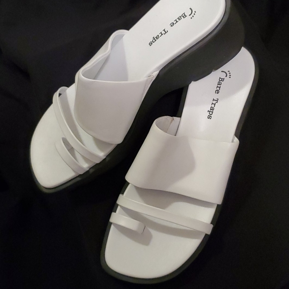 bare traps sandals